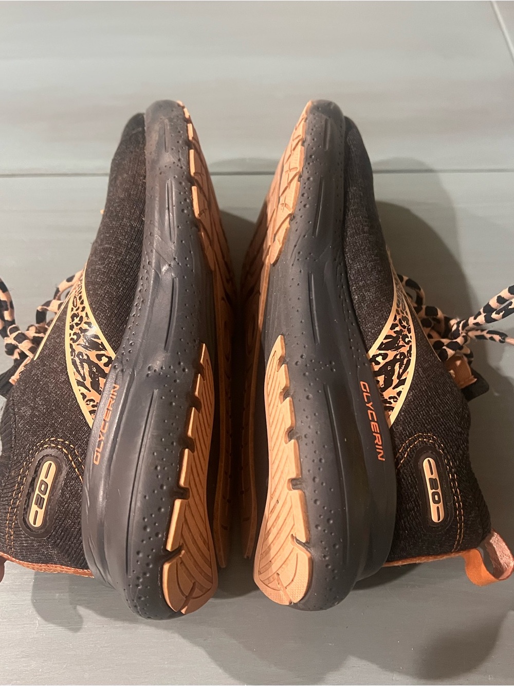 Brooks Glycerin 20 Women’s Heather Black with Leopard Accent Running Shoes - Picture 8 of 10